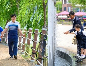 6개 지역에서 가족사진 촬영 및 전시